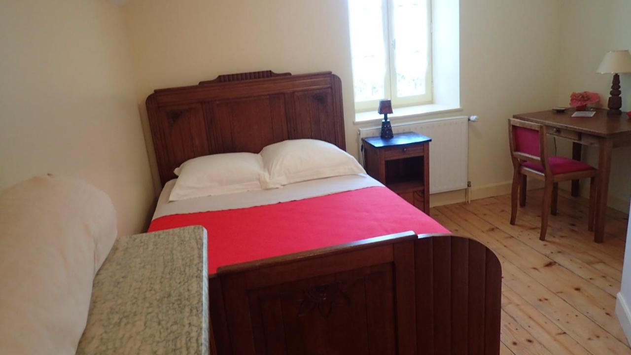 Maison D'Hotes La Nichee Rochefort-Montagne Eksteriør bilde
